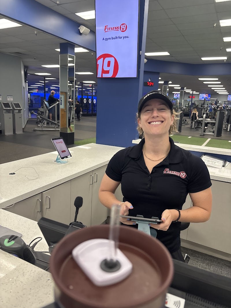 Fitness 19 photo 3