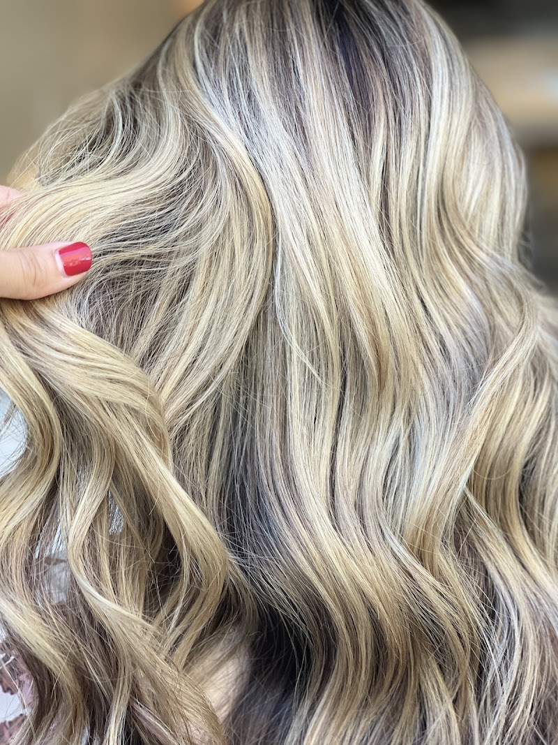 Kristina Tringali Custom Color Specialist photo 4