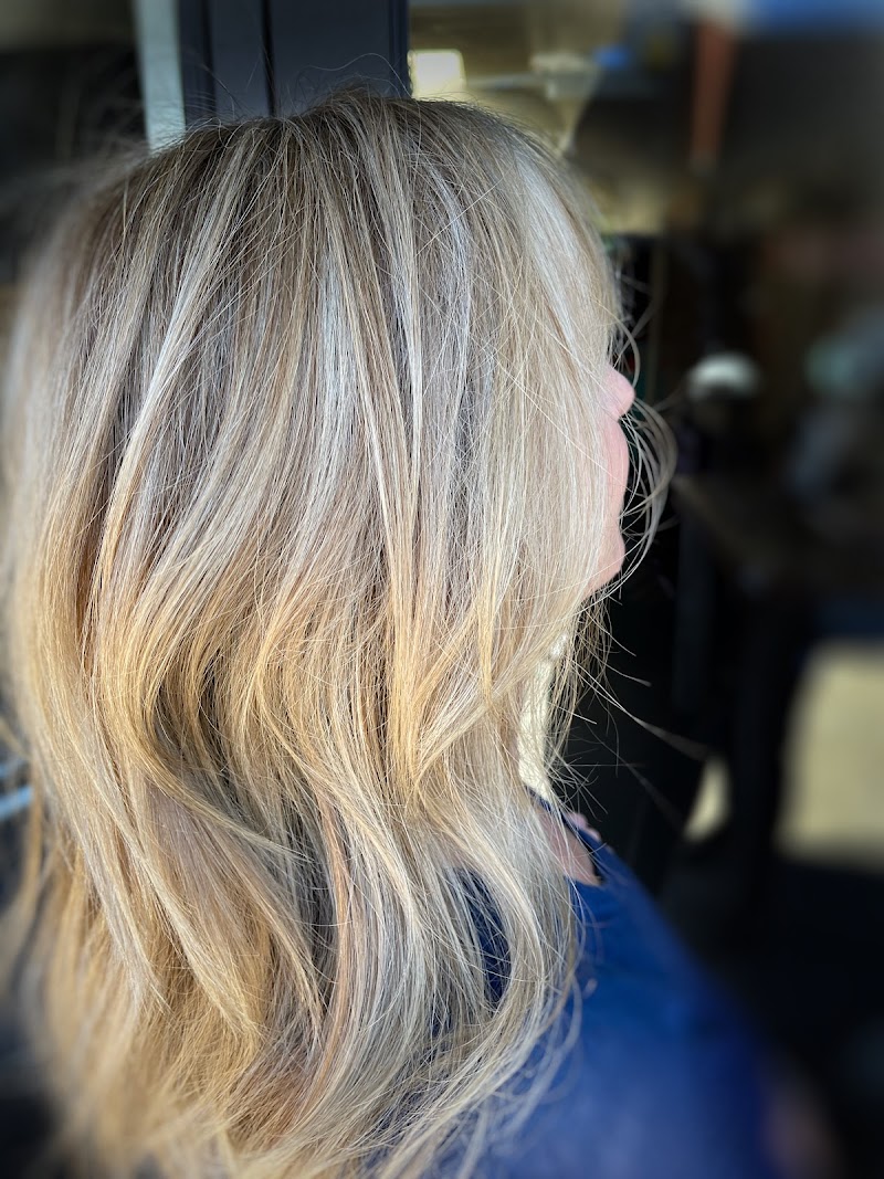 Kristina Tringali Custom Color Specialist photo 5