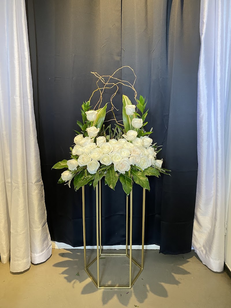 Photo of Chicky Blooms Flowers + Events Niles