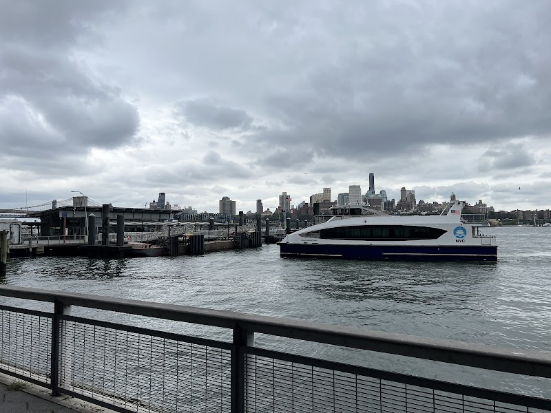 Pier 11 / Wall St. photo 3