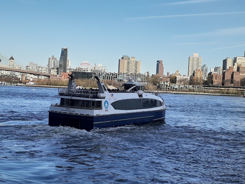 Pier 11 / Wall St. photo 4