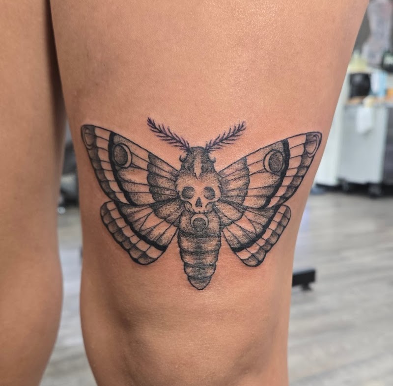Bright Ideas Tattoo and Piercing photo 4
