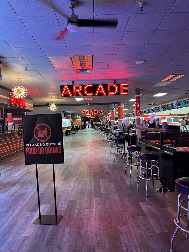 Bowlero Avondale photo 3