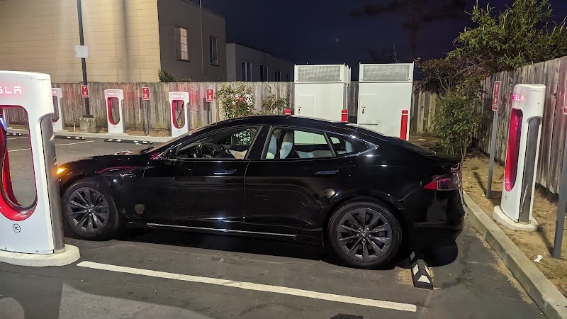 Tesla Supercharger photo 3
