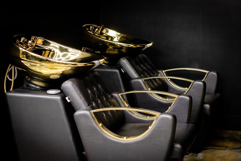 The Presidential Barbershop, Salon & Bar photo 4
