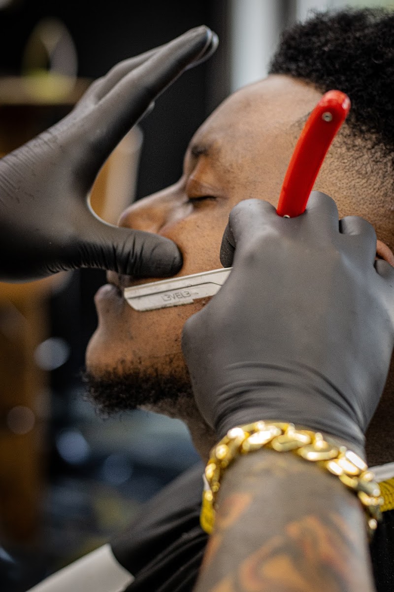 The Presidential Barbershop, Salon & Bar photo 5