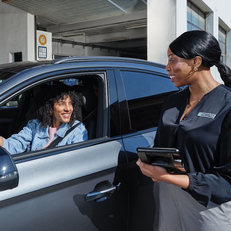 Enterprise Rent-A-Car photo 4