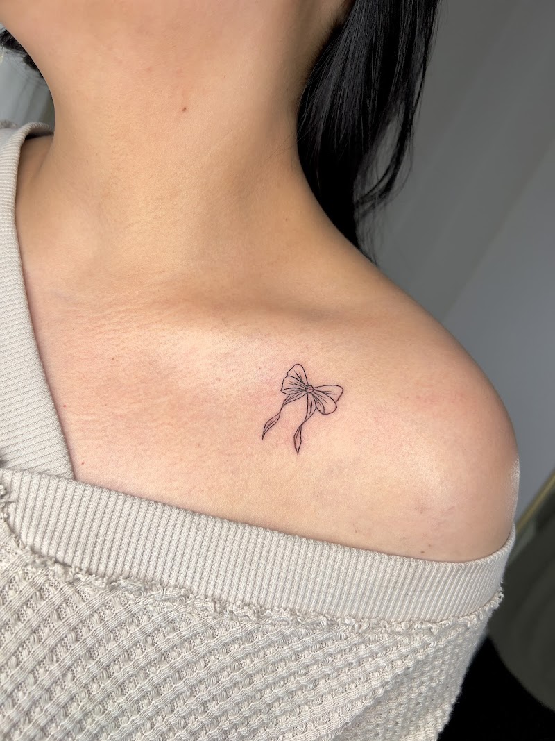 Un-Stripped Lash + Brow Bar photo 4