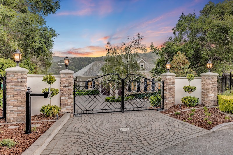 David and Angela Bergman, Intero Real Estate Services Los Altos photo 4