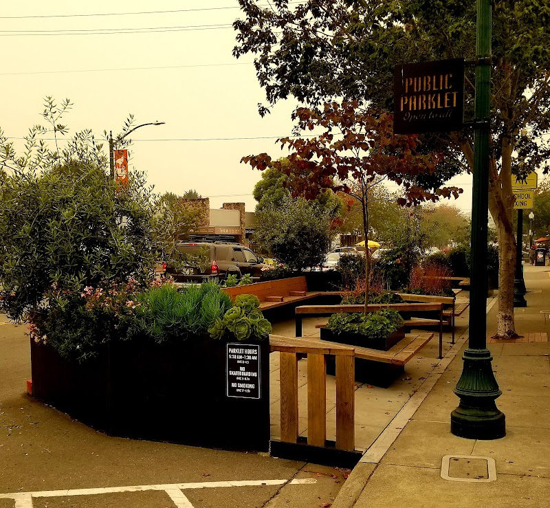 Photo of Hal's Parklet