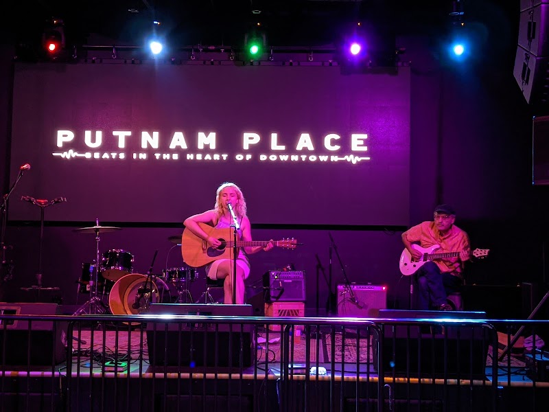 Putnam Place photo 2