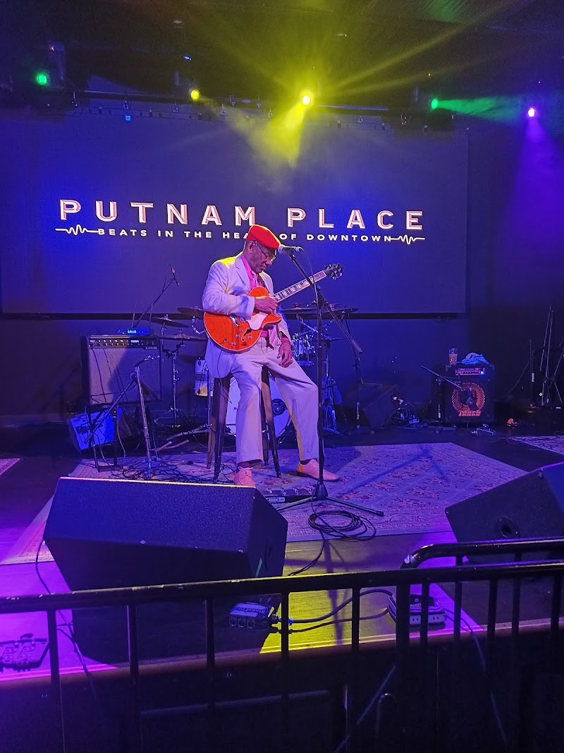 Putnam Place photo 4