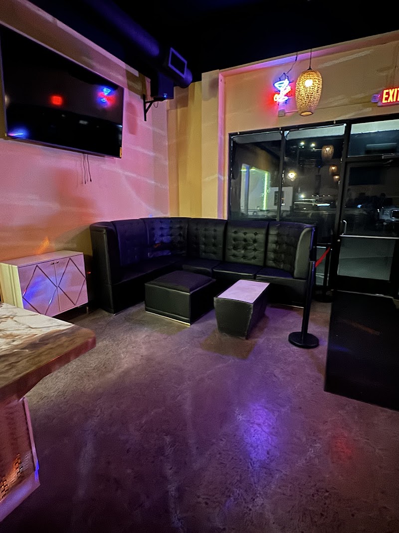Beehive Restaurant and Lounge photo 3