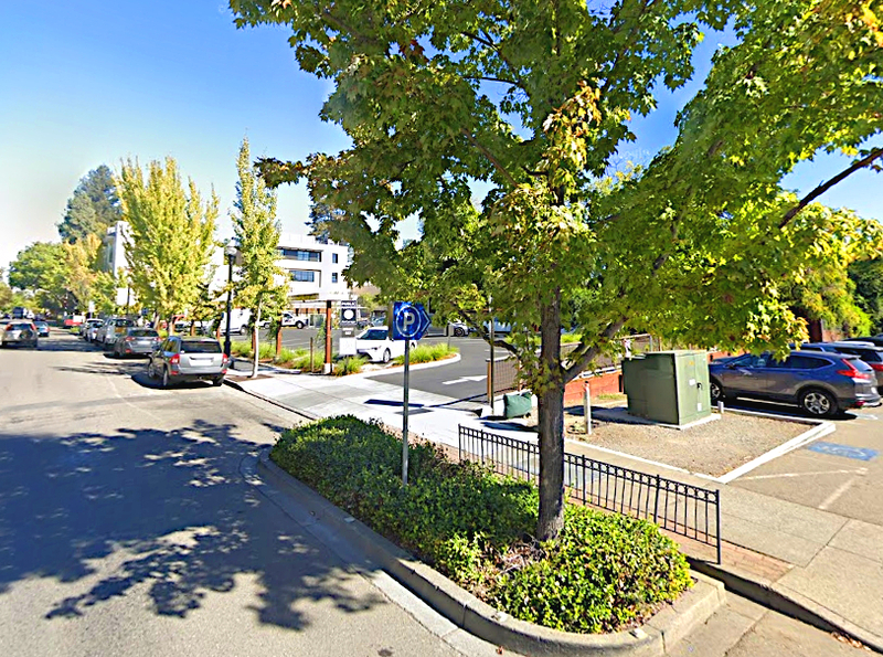 Healdsburg Square Parking Lot photo 4