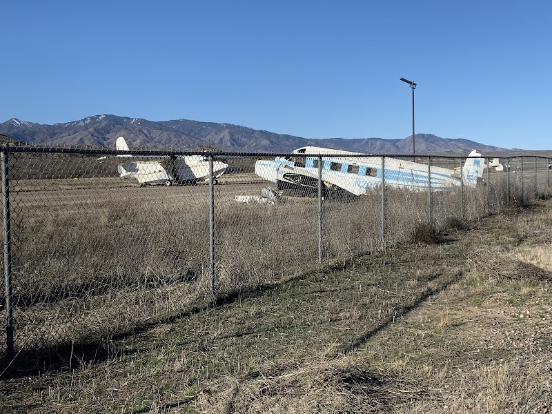 San Carlos Apache Airport - P13 photo 2