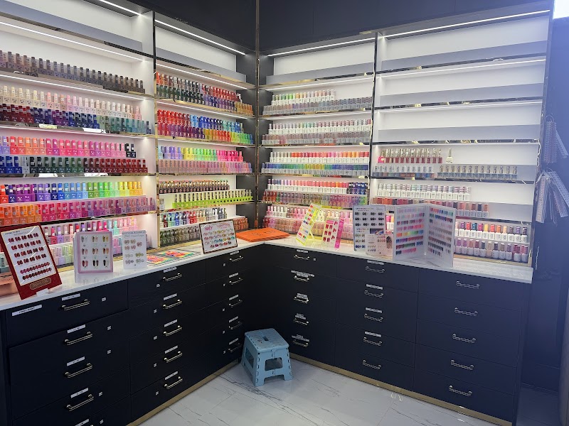 GLAM BOSS NAIL BAR photo 2