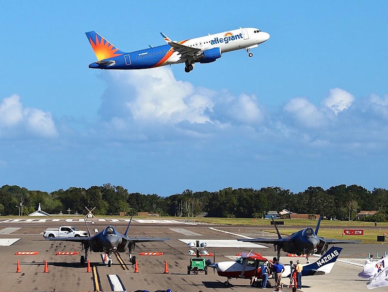 Orlando Sanford International Airport photo 3