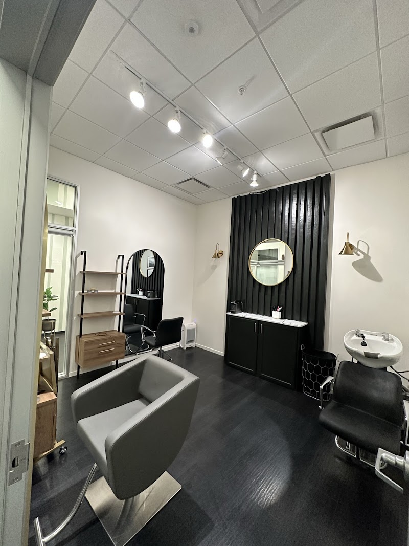 Photo of Cassandra Davis - Master Hairstylist