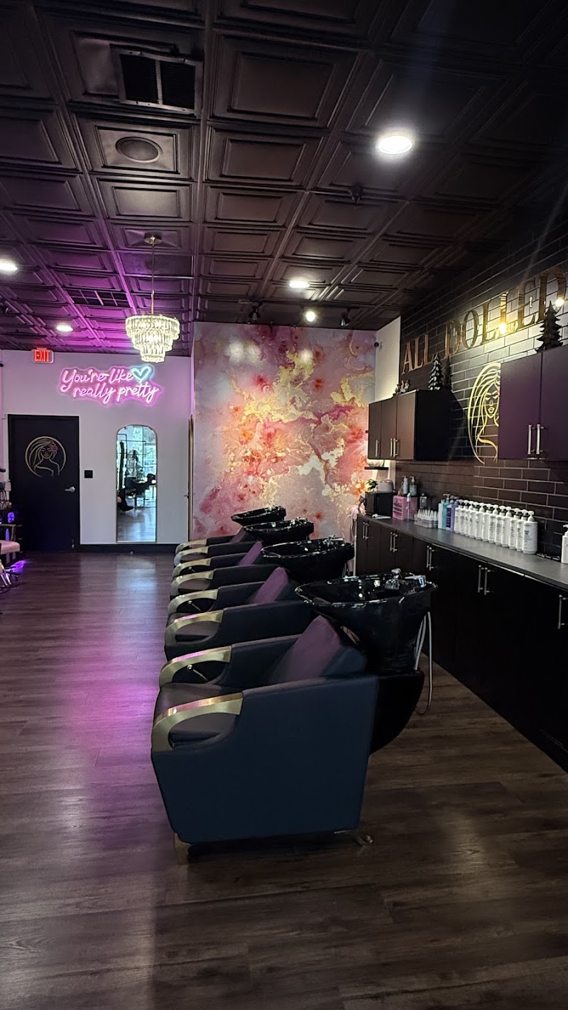 All Dolled Up Salon photo 2