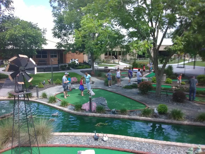 TnT Mini Golf & More photo 3