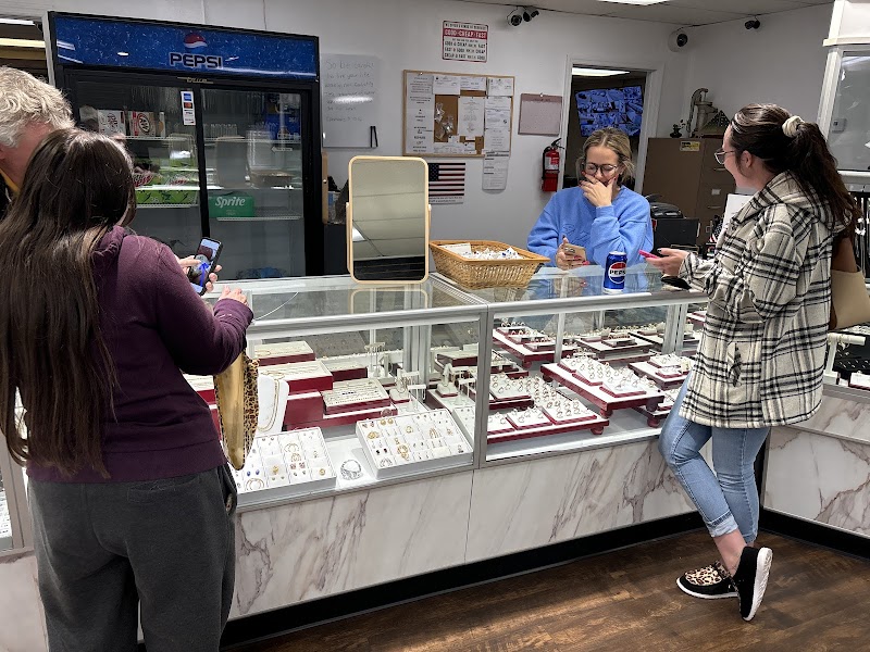 Robbins Jewelry and Pawn LLC photo 3