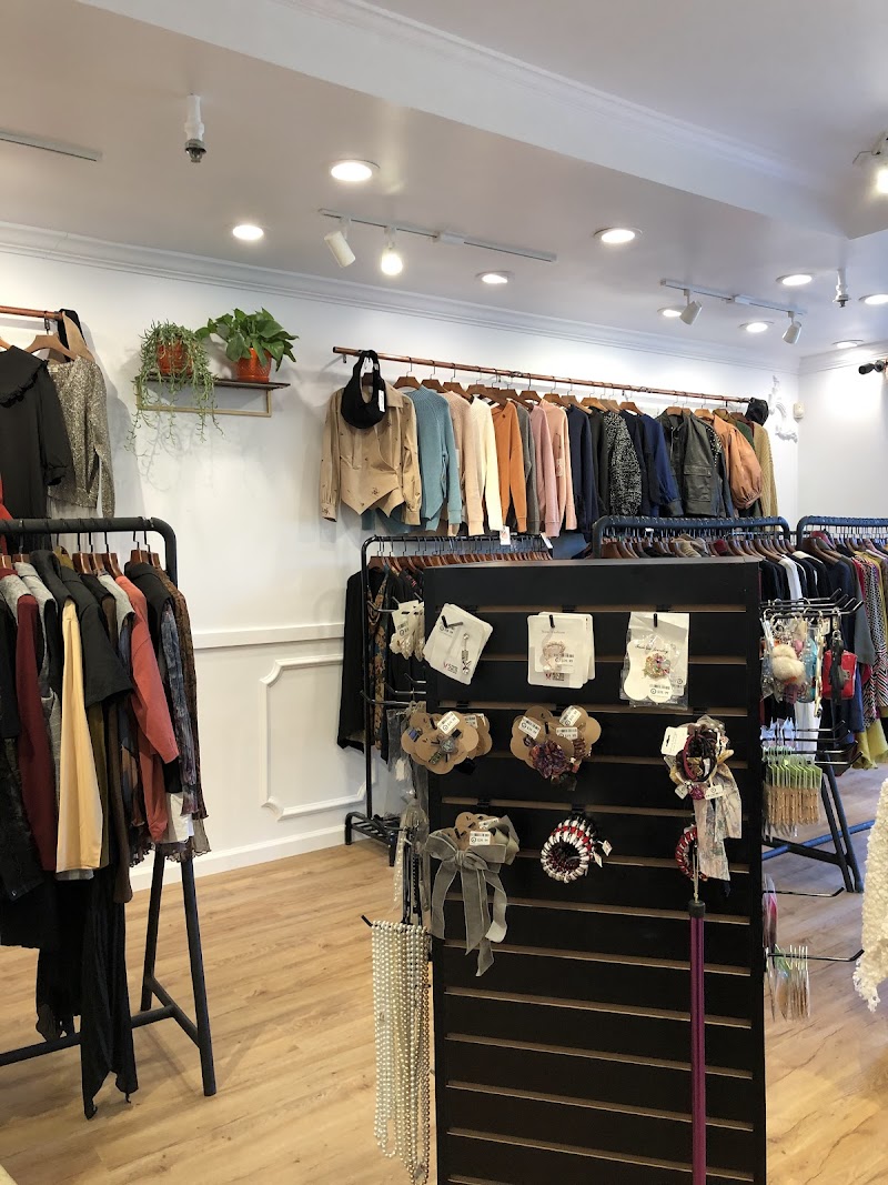 E PLUS Boutique photo 3