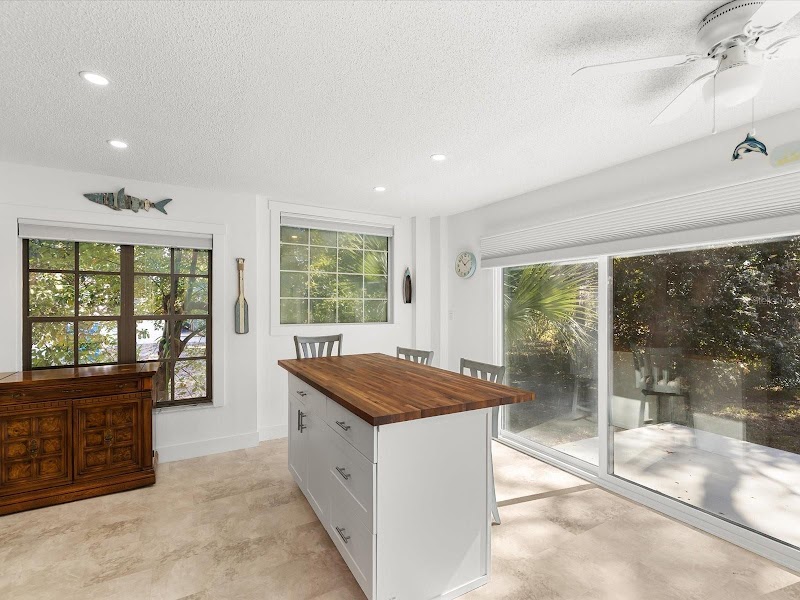 CENTURY 21 Alliance Realty photo 2