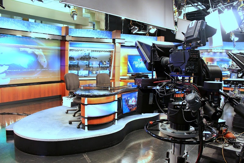WESH 2 / CW 18 photo 2
