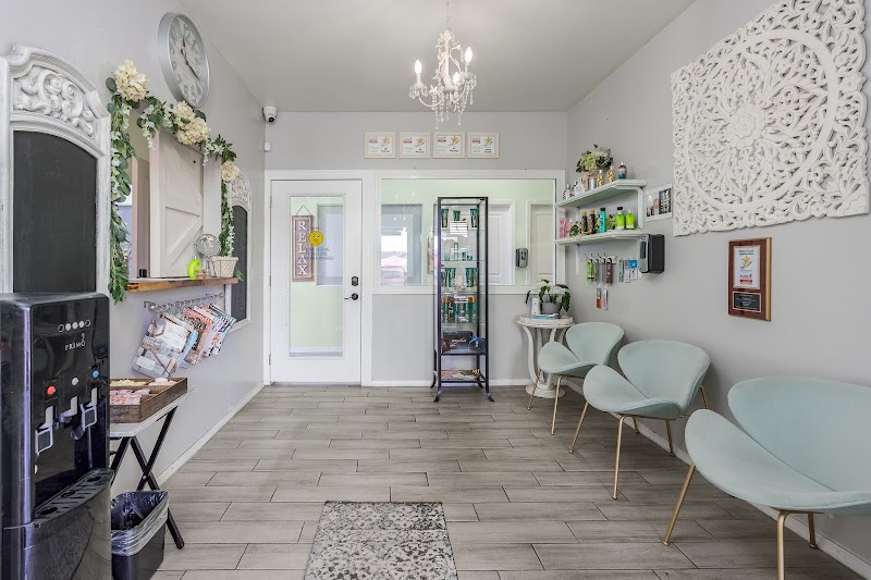 Cottonwood Collective Massage Lounge (AB Massage Therapy) photo 2
