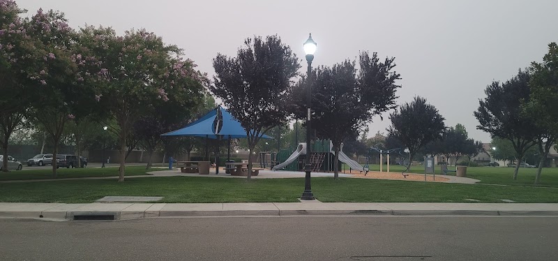 Daffodil Park photo 3