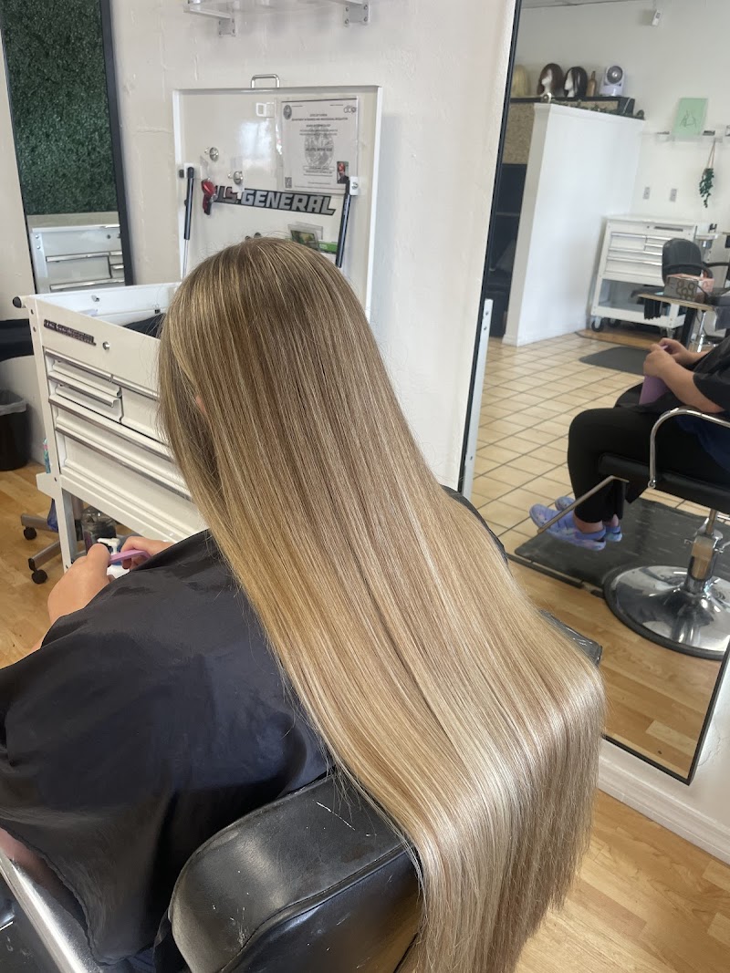 Salon Storey's photo 3