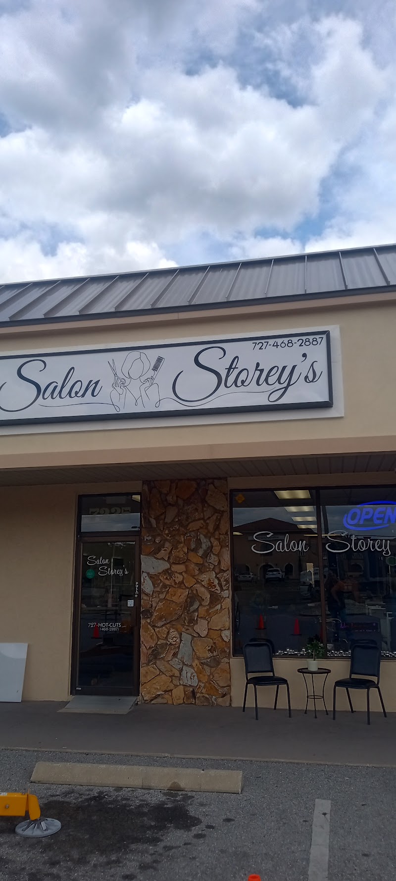Salon Storey's photo 2