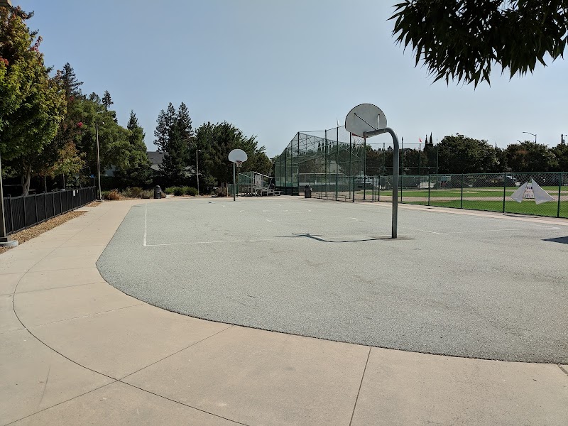 Laureola Park photo 5