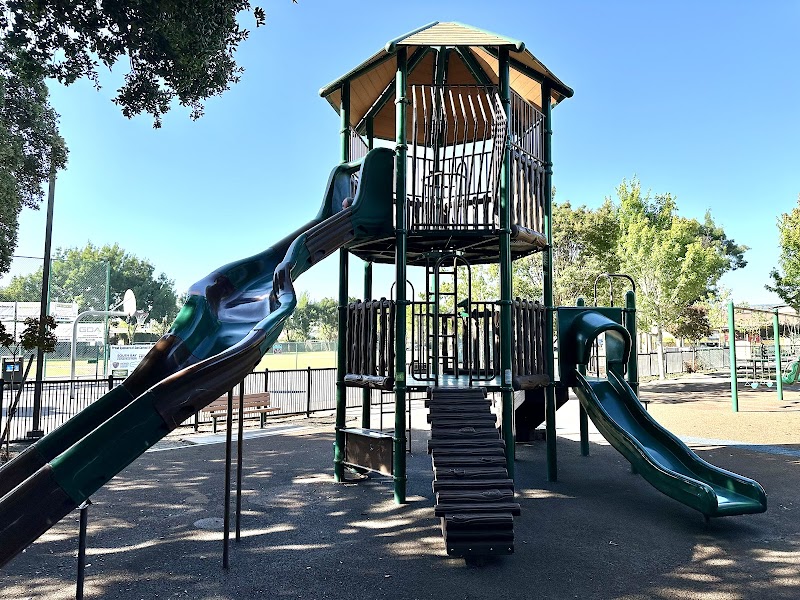 Laureola Park photo 2