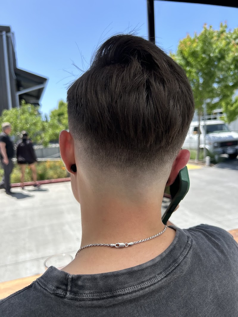 THE GENTLEMEN’S BARBERSHOP 2 photo 3