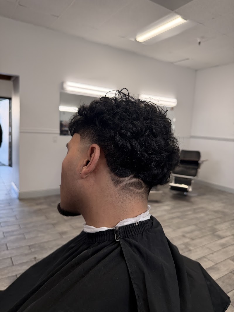 Elias The Barber photo 4
