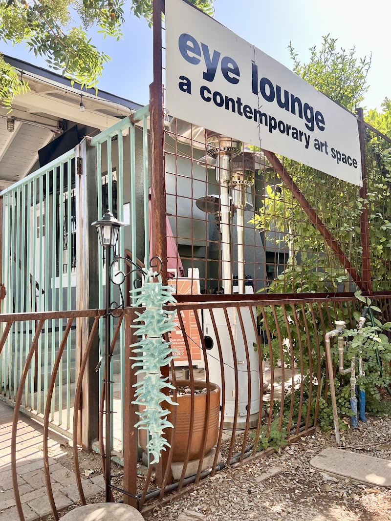 Eye Lounge photo 5