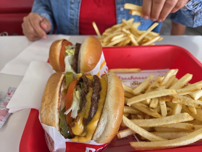 In-N-Out Burger photo 3