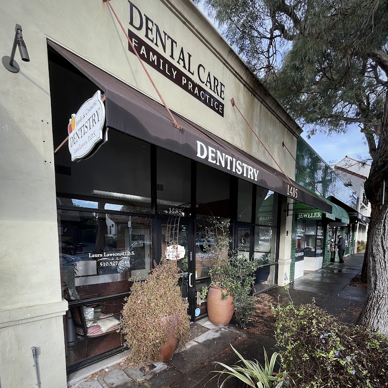 Photo of Laura Lawson, DDS