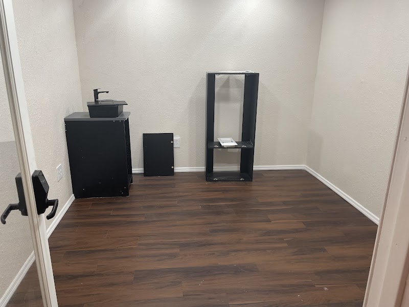 ShearTastic Suites photo 3