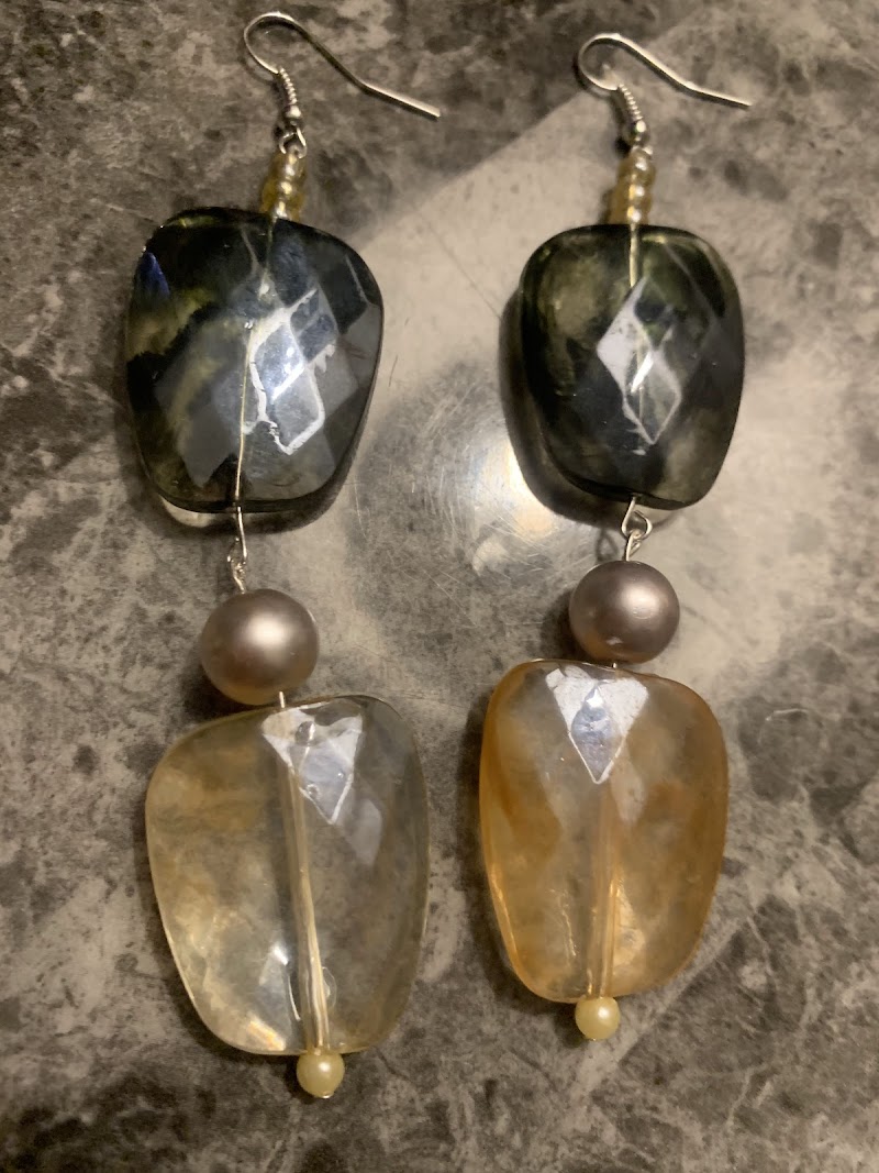 Stina Turner Earrings and Things photo 4