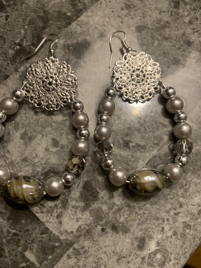 Stina Turner Earrings and Things photo 3