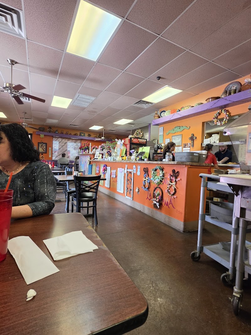 La Paloma Family Restaurant photo 3