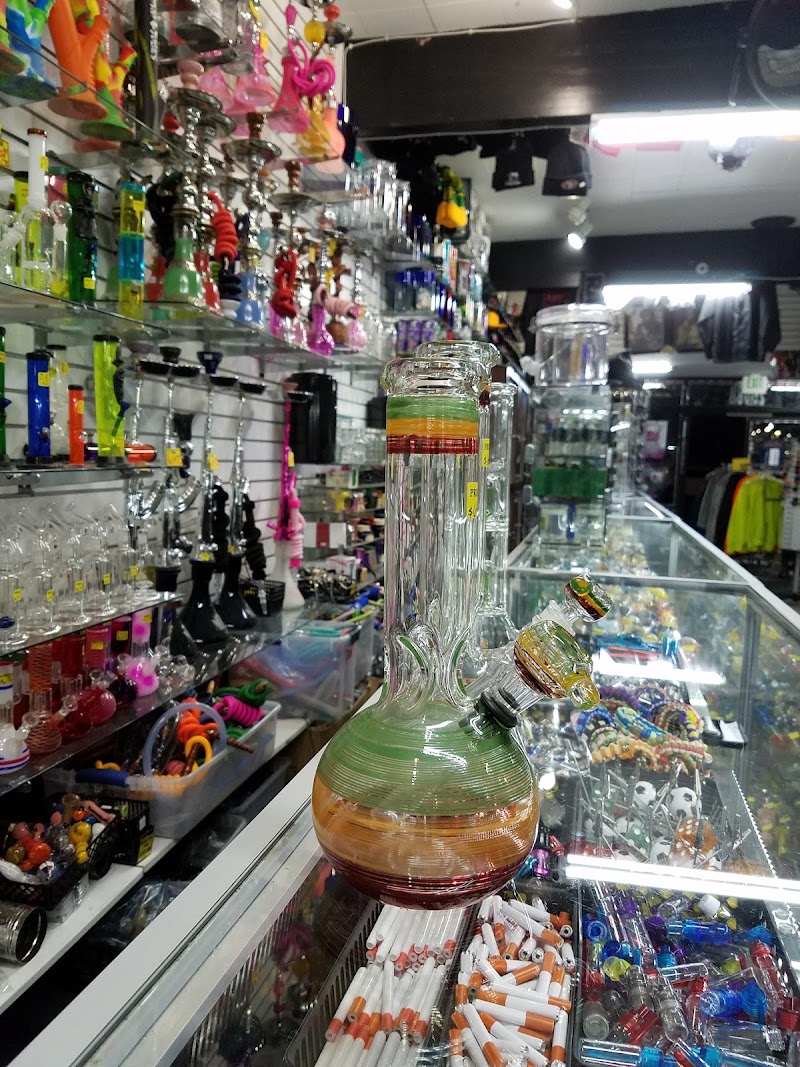 Smokey's Smoke Shop & Gifts photo 2