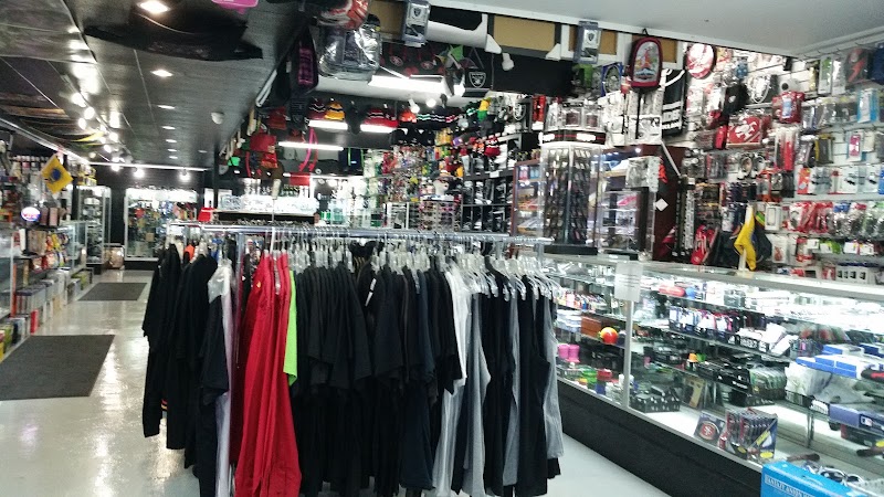 Smokey's Smoke Shop & Gifts photo 4