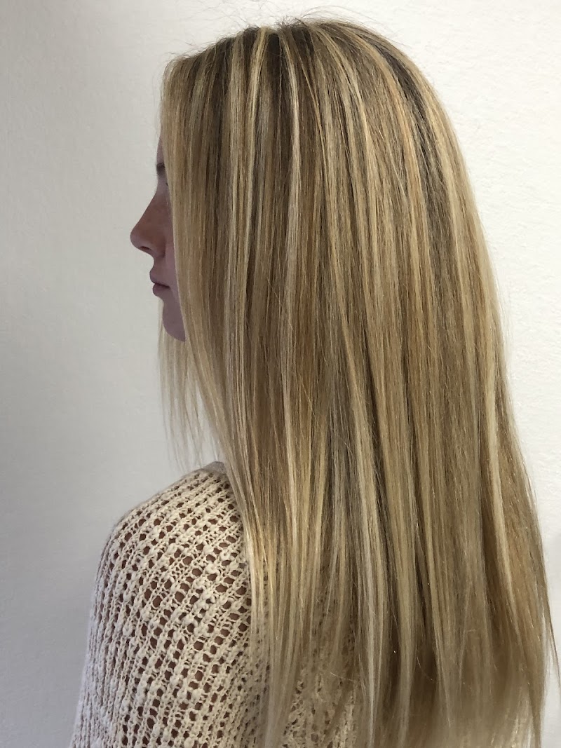 Vicki Longoria Hair and Beauty-Magnolia Ave Salon photo 4
