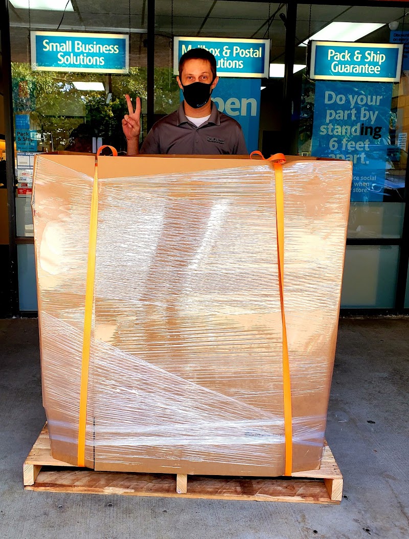 The UPS Store photo 4