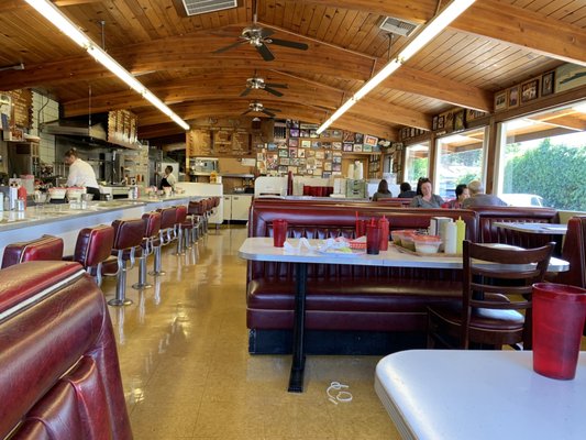 Val's Burgers photo 3