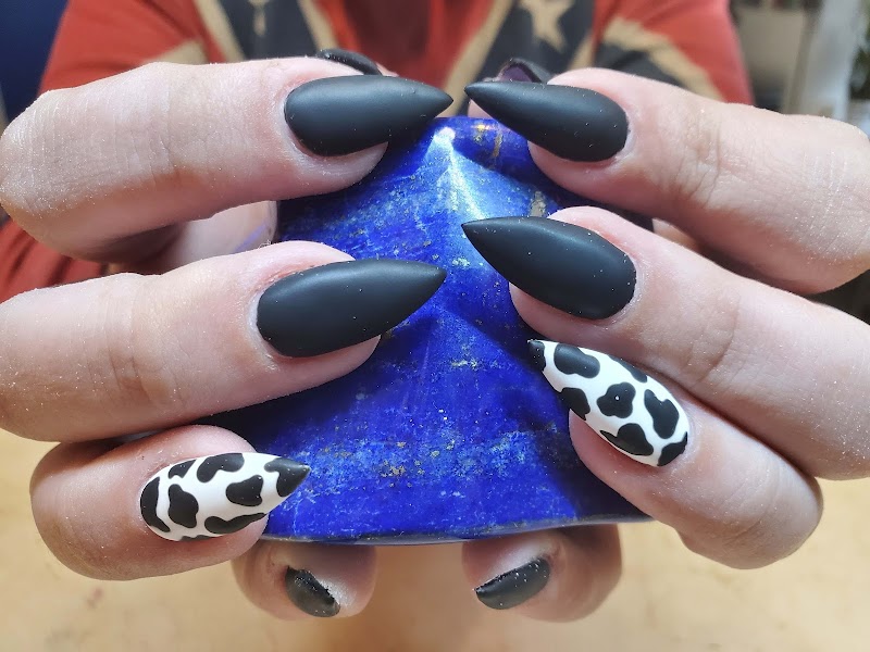 Photo of Cobalt 406 - Nails & DIY Art Studio